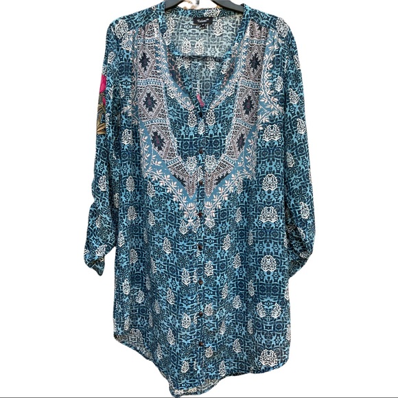Tolani Dresses & Skirts - Tolani Tunic / Mini Dress 100% silk Size M